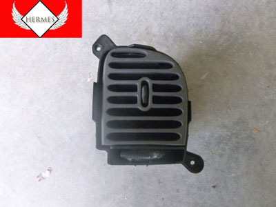 1998 Ford Expedition XLT - Dash Center Vent, Right